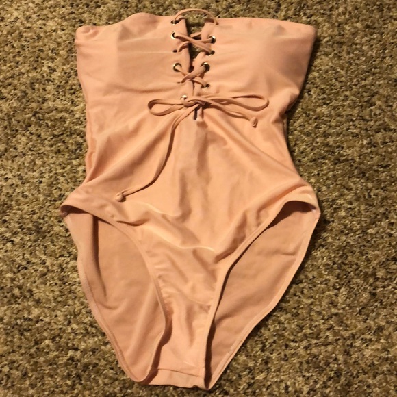 ROMWE Other - Strapless Lace Up Front Swinsuit